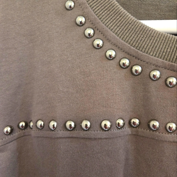 VOCAL Gray Top With Silver Grommets Med - Picture 7 of 8